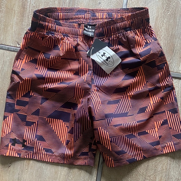 Under Armour Patterned Shorts - Picture 1 of 5